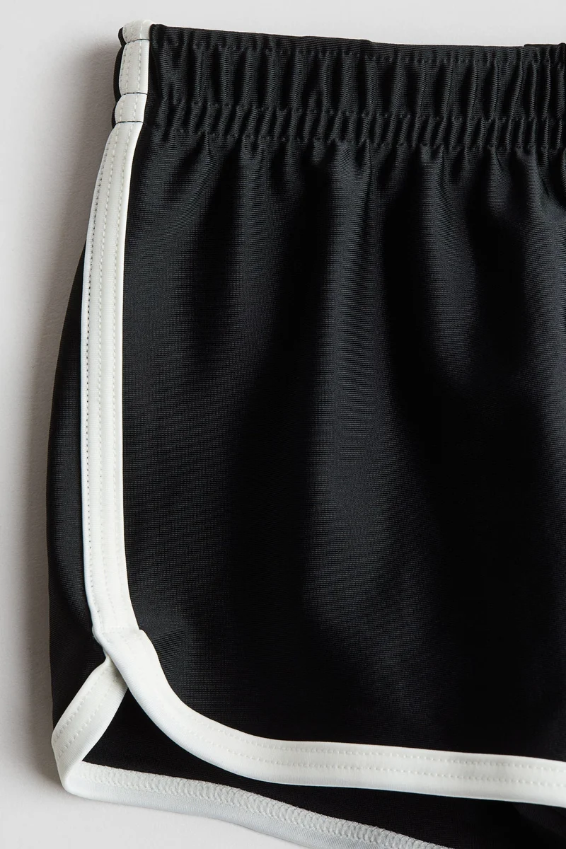 اتش اند ام شورت سباحة